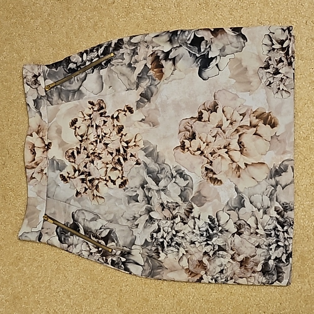 H&M Floral Pencil Skirt 8